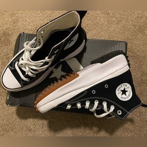 Converse Run Star Hike